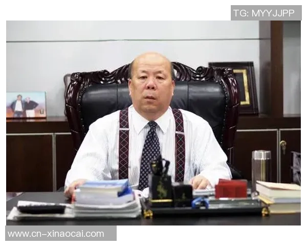 朱旭航的成长之路:从青涩少年到行业领军人物的奋斗历程